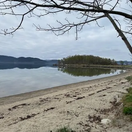Holiday home Hus Med Bat, Naerhet Til Og Pulpit Rock